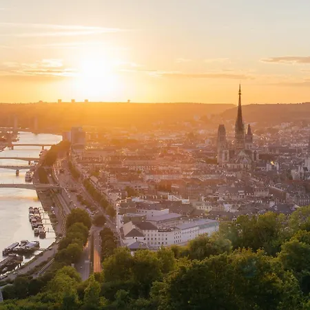 Le Crosne - Parking - Standing - Calme Rouen
