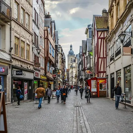 Le Crosne - Parking - Standing - Calme Rouen