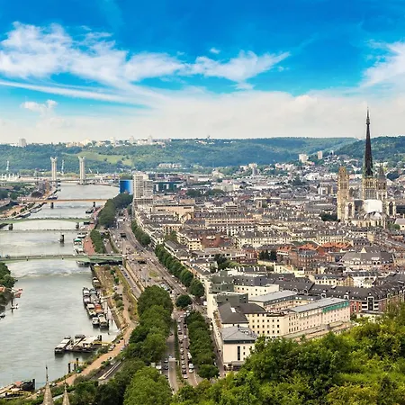 Le Crosne - Parking - Standing - Calme Apartment